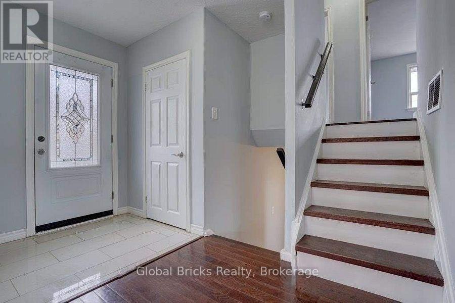77 Milford Haven Drive E, Toronto, Ontario  M1G 3C9 - Photo 4 - E13625648