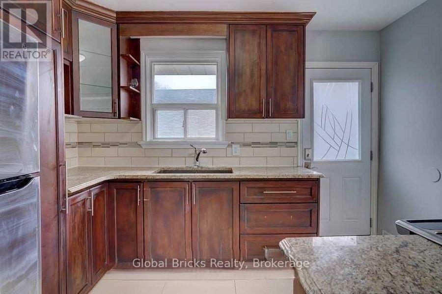 77 Milford Haven Drive E, Toronto, Ontario  M1G 3C9 - Photo 8 - E13625648