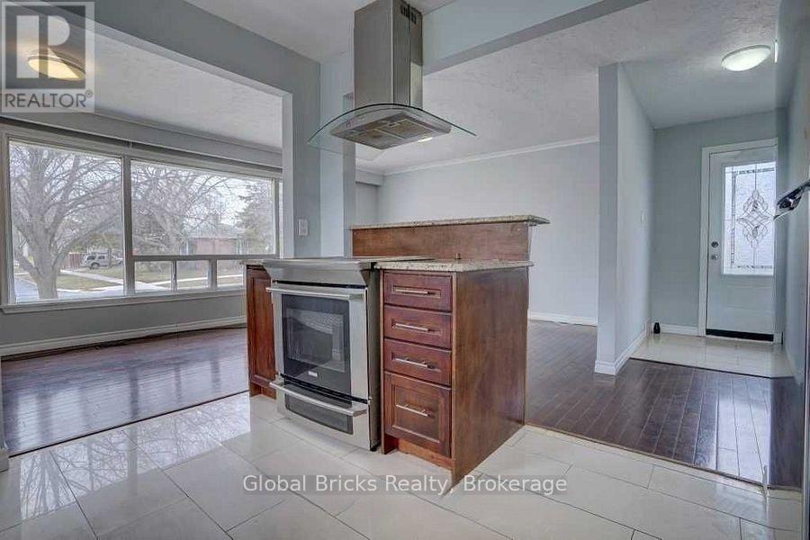 77 Milford Haven Drive E, Toronto, Ontario  M1G 3C9 - Photo 9 - E13625648