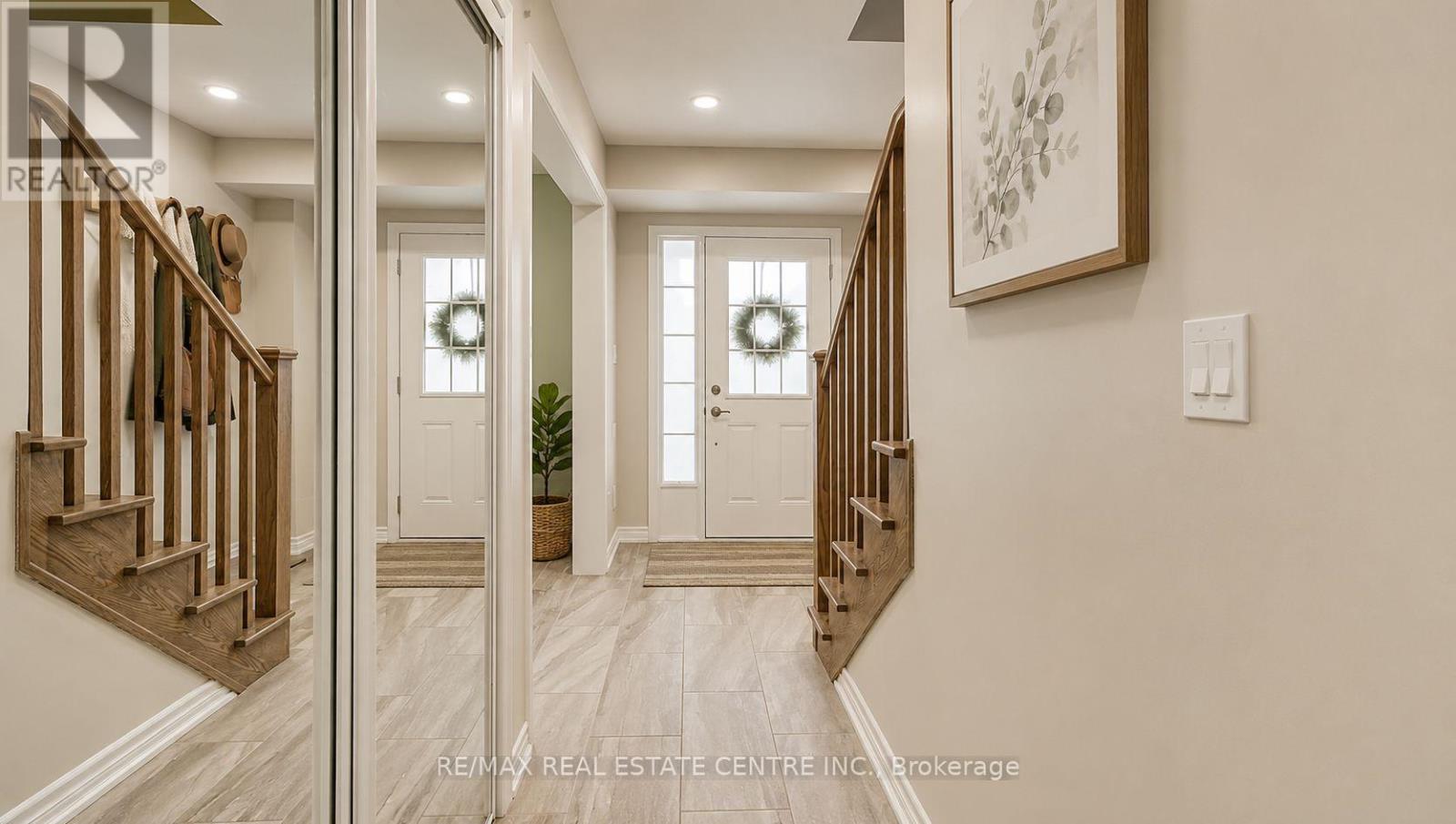 32 Bluegill Crescent, Whitby, Ontario  L1P 0E4 - Photo 4 - E13625714