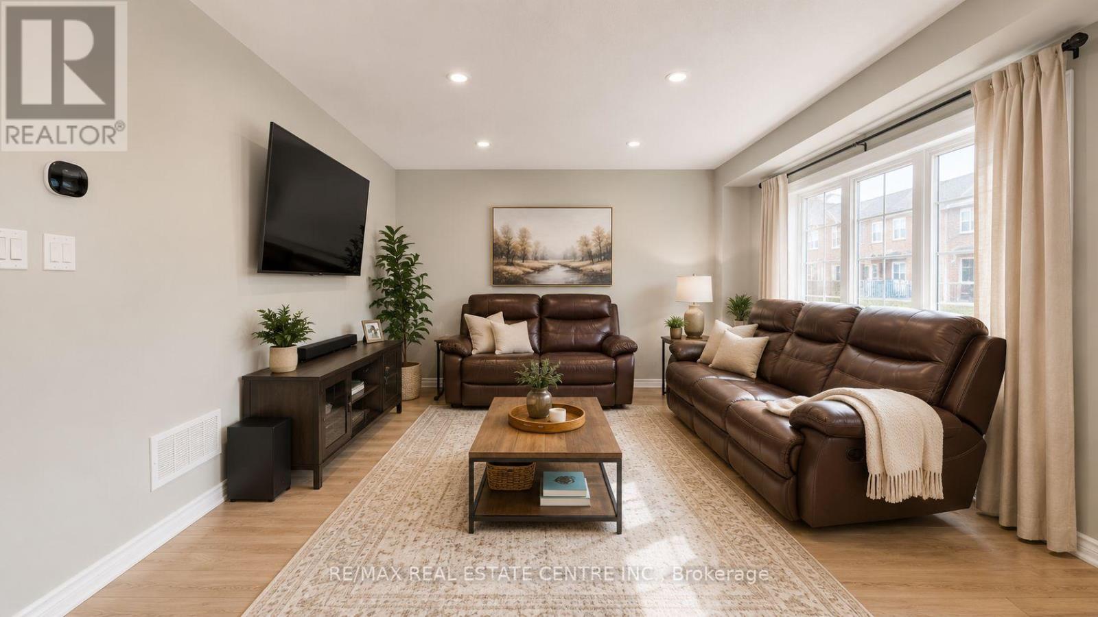 32 Bluegill Crescent, Whitby, Ontario  L1P 0E4 - Photo 7 - E13625714