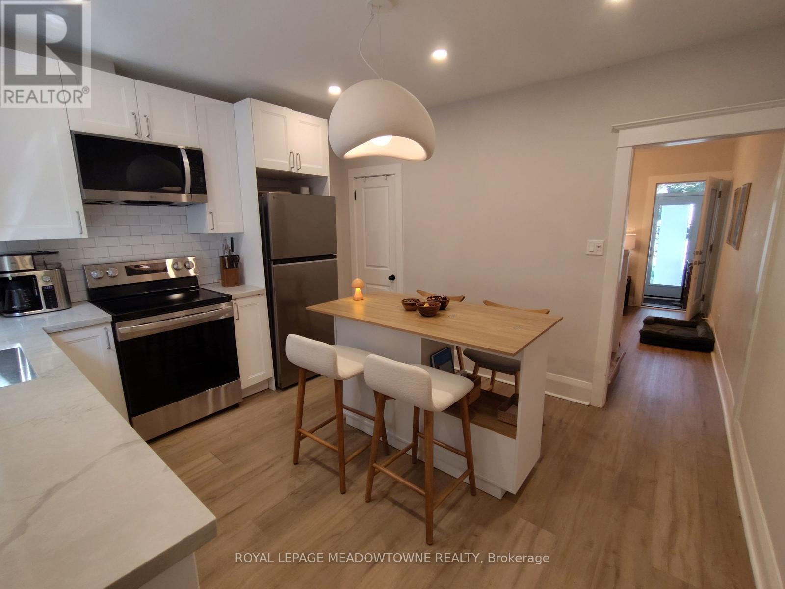 25 Copeland Avenue, Toronto, Ontario  M4C 1A9 - Photo 11 - E13625724