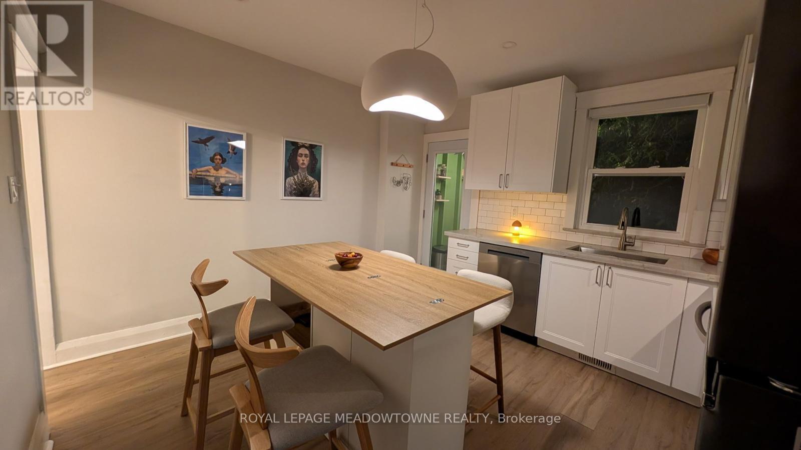25 Copeland Avenue, Toronto, Ontario  M4C 1A9 - Photo 14 - E13625724