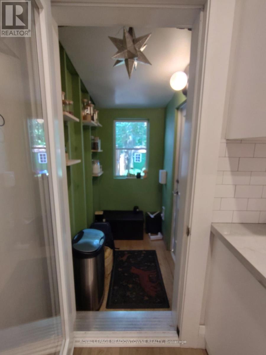 25 Copeland Avenue, Toronto, Ontario  M4C 1A9 - Photo 16 - E13625724