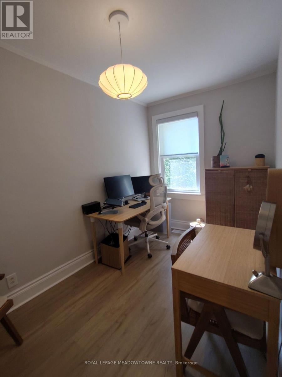 25 Copeland Avenue, Toronto, Ontario  M4C 1A9 - Photo 17 - E13625724
