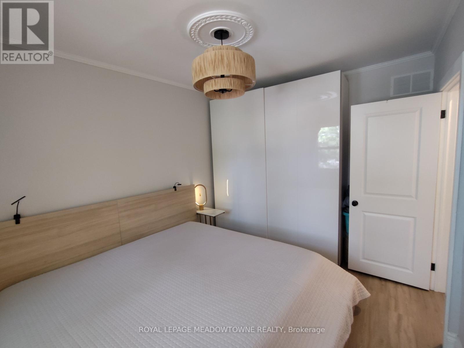 25 Copeland Avenue, Toronto, Ontario  M4C 1A9 - Photo 19 - E13625724