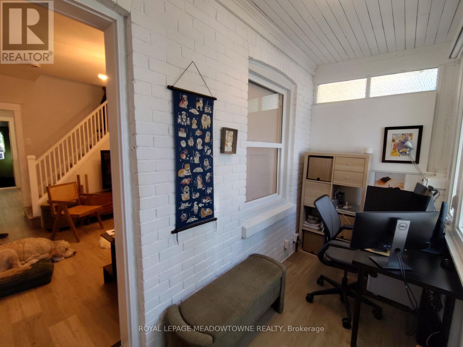 25 Copeland Avenue, Toronto, Ontario  M4C 1A9 - Photo 3 - E13625724