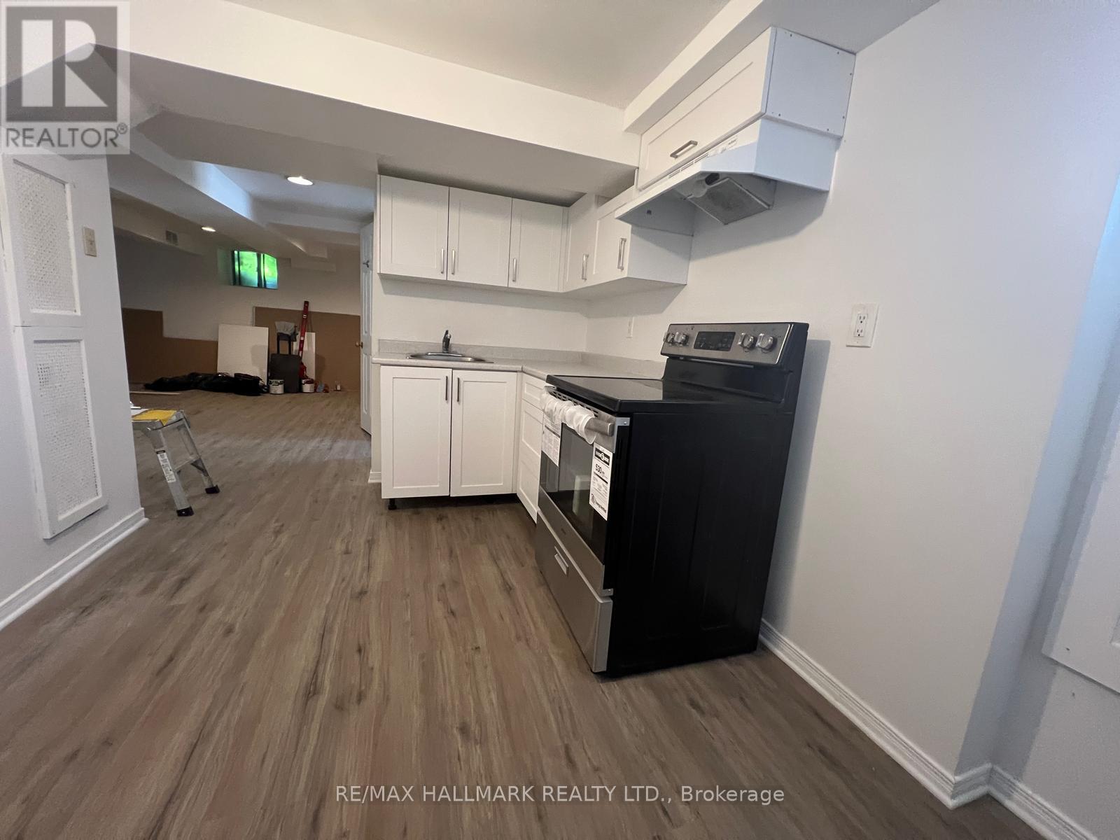 Lower - 202 Heward Avenue, Toronto, Ontario  M4M 2T7 - Photo 11 - E13625778