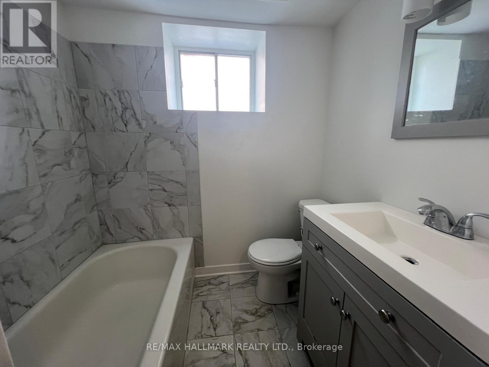 Lower - 202 Heward Avenue, Toronto, Ontario  M4M 2T7 - Photo 7 - E13625778