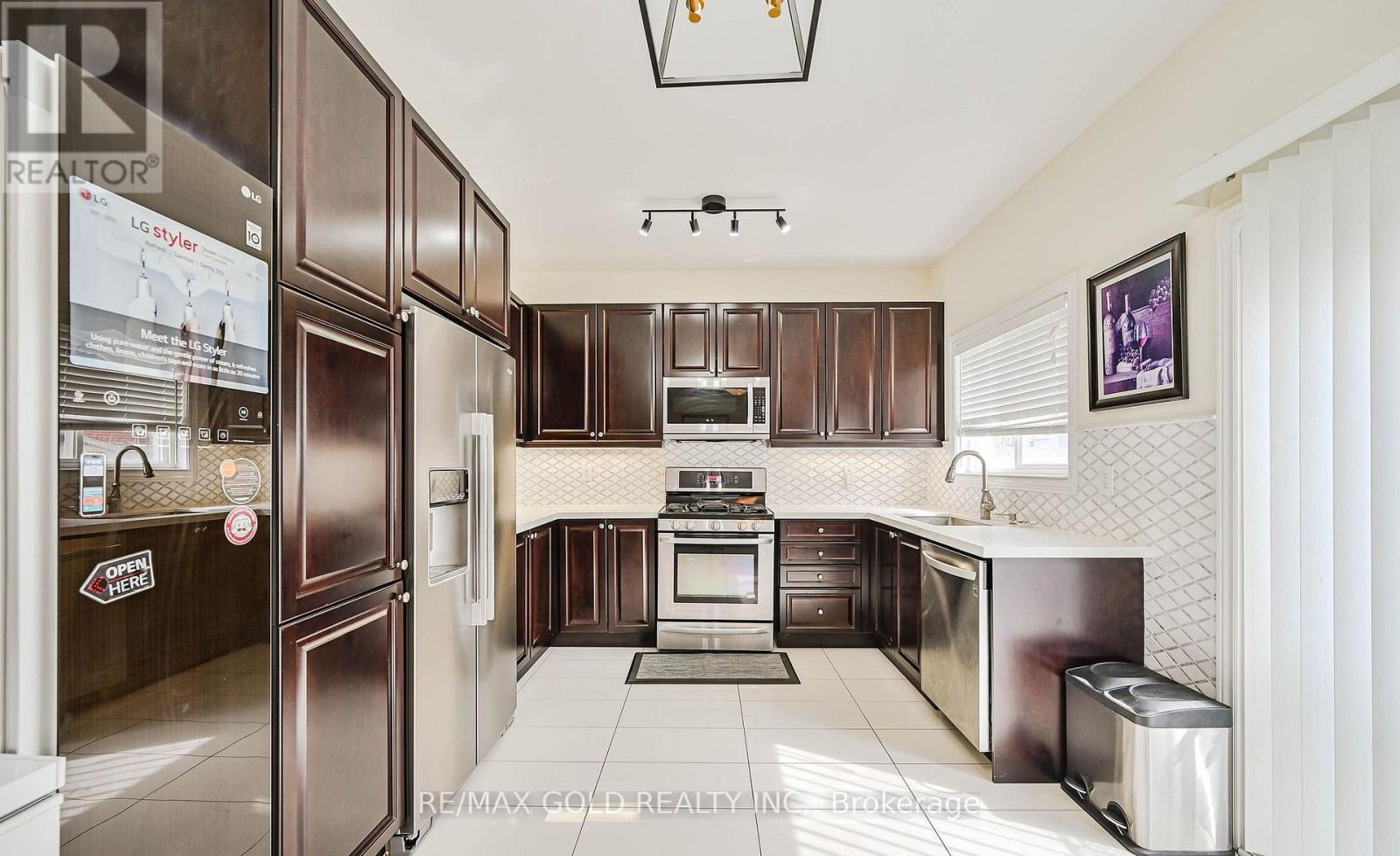 7 Bellotti Crescent, Ajax, Ontario  L1Z 0M2 - Photo 10 - E13625784