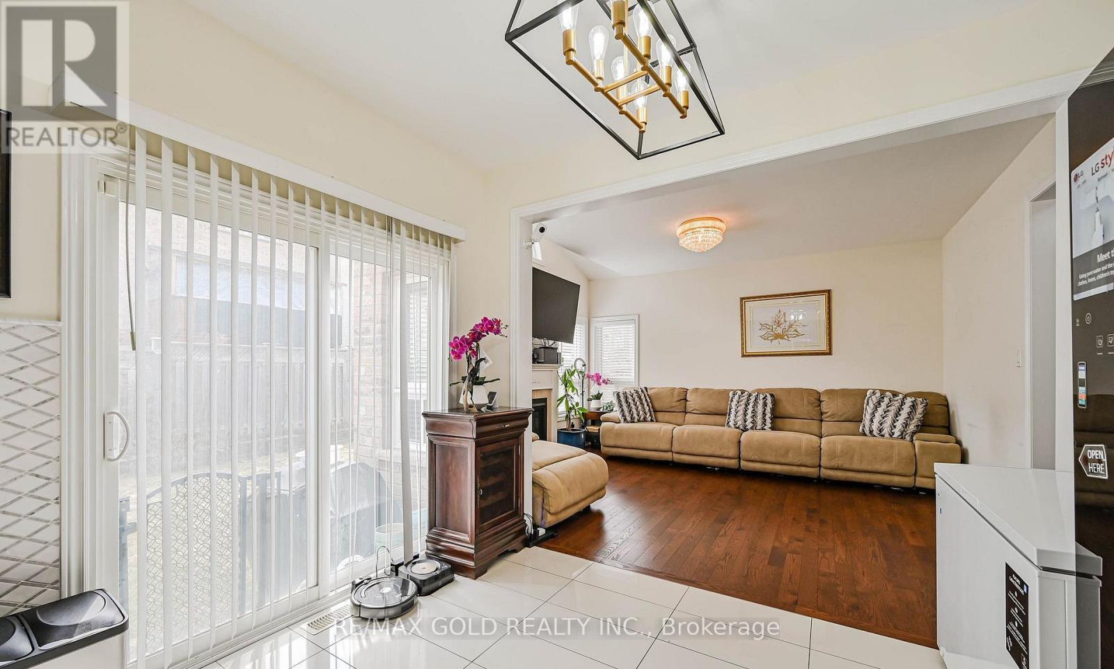 7 Bellotti Crescent, Ajax, Ontario  L1Z 0M2 - Photo 13 - E13625784