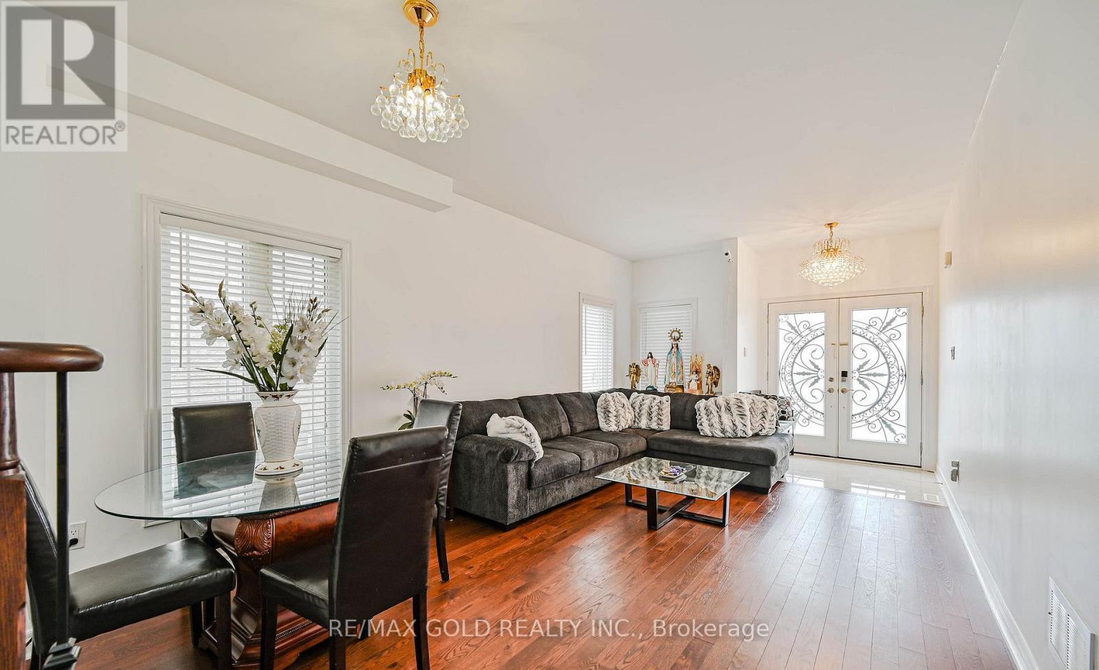 7 Bellotti Crescent, Ajax, Ontario  L1Z 0M2 - Photo 5 - E13625784