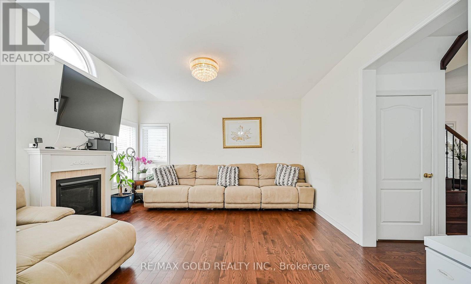 7 Bellotti Crescent, Ajax, Ontario  L1Z 0M2 - Photo 7 - E13625784