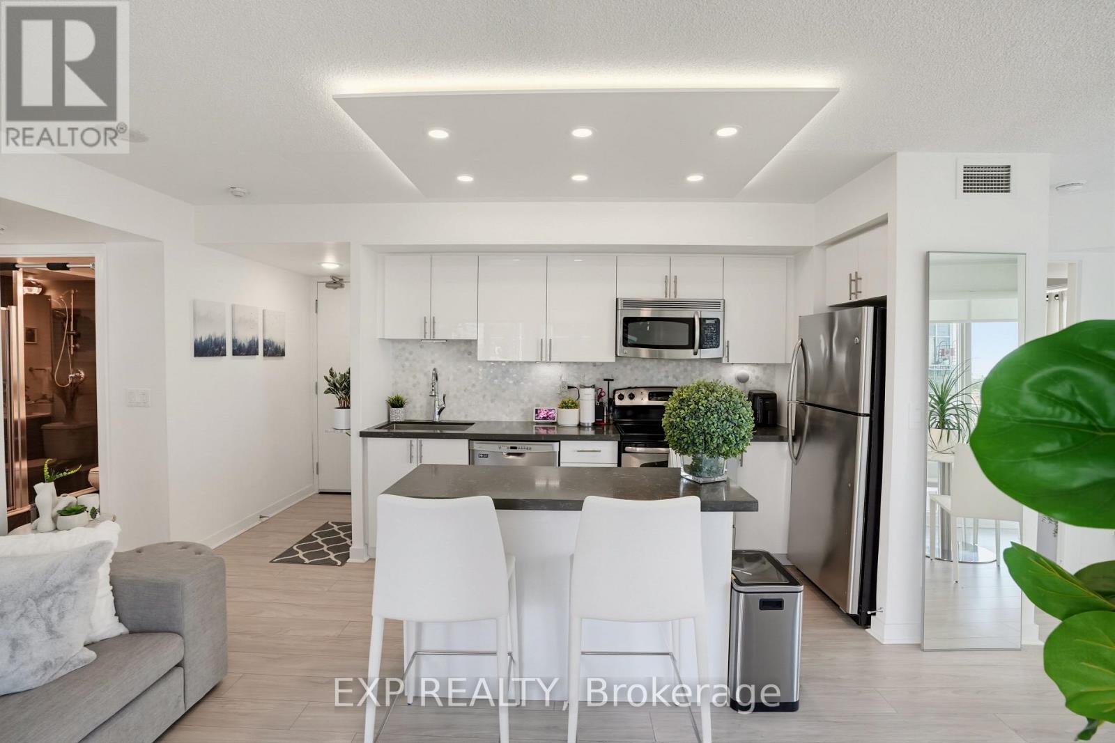 813 - 155 Legion Road N, Toronto, Ontario  M8Y 0A7 - Photo 12 - W13624400