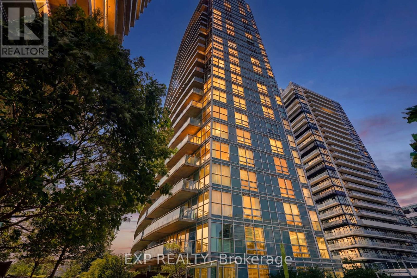 813 - 155 Legion Road N, Toronto, Ontario  M8Y 0A7 - Photo 1 - W13624400