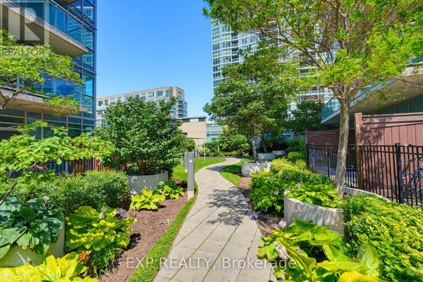 813 - 155 Legion Road N, Toronto, Ontario  M8Y 0A7 - Photo 36 - W13624400