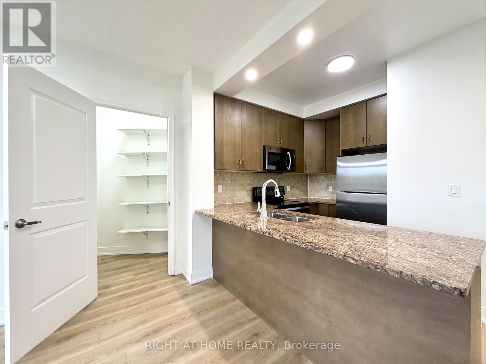 214 - 9235 Jane Street, Vaughan (Maple), Ontario  L6A 0J8 - Photo 12 - N13625666