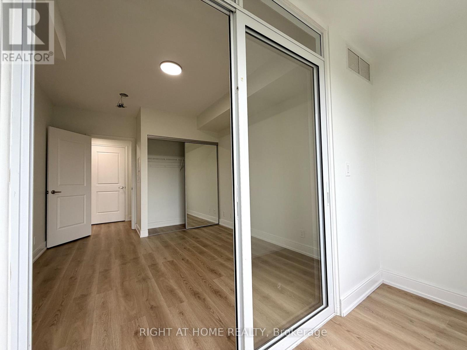 214 - 9235 Jane Street, Vaughan (Maple), Ontario  L6A 0J8 - Photo 21 - N13625666