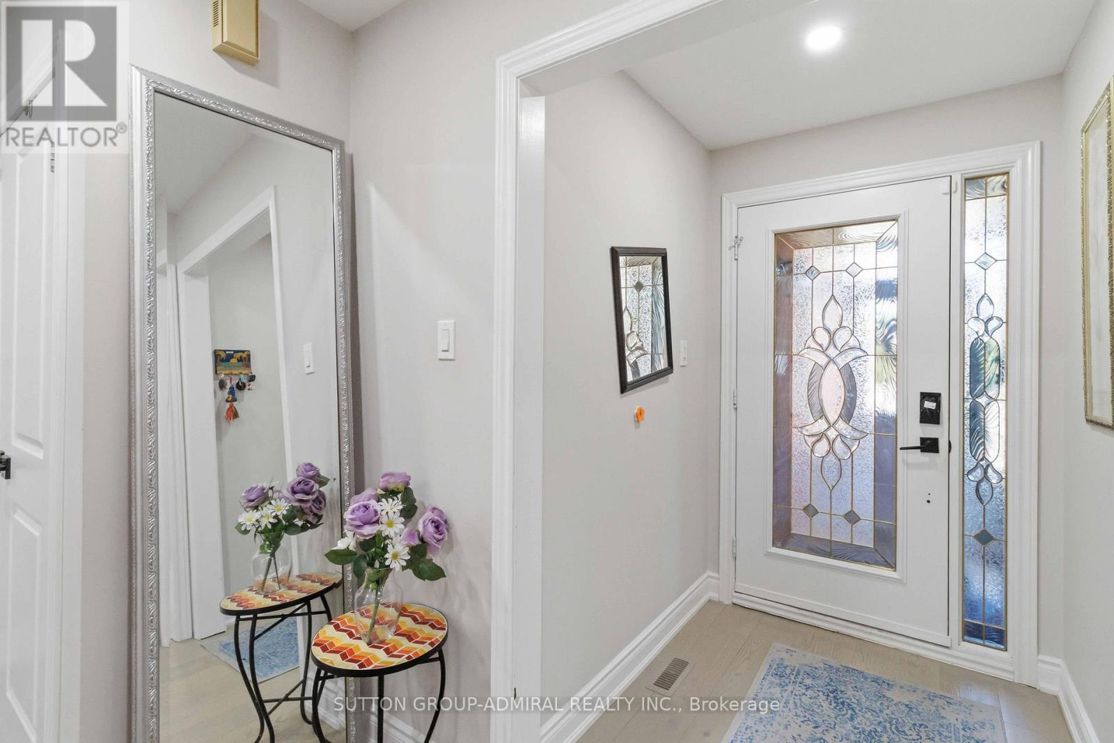 Main & Upper Flr - 87 Marita Place, Vaughan (Glen Shields), Ontario  L4K 3J5 - Photo 3 - N13625668
