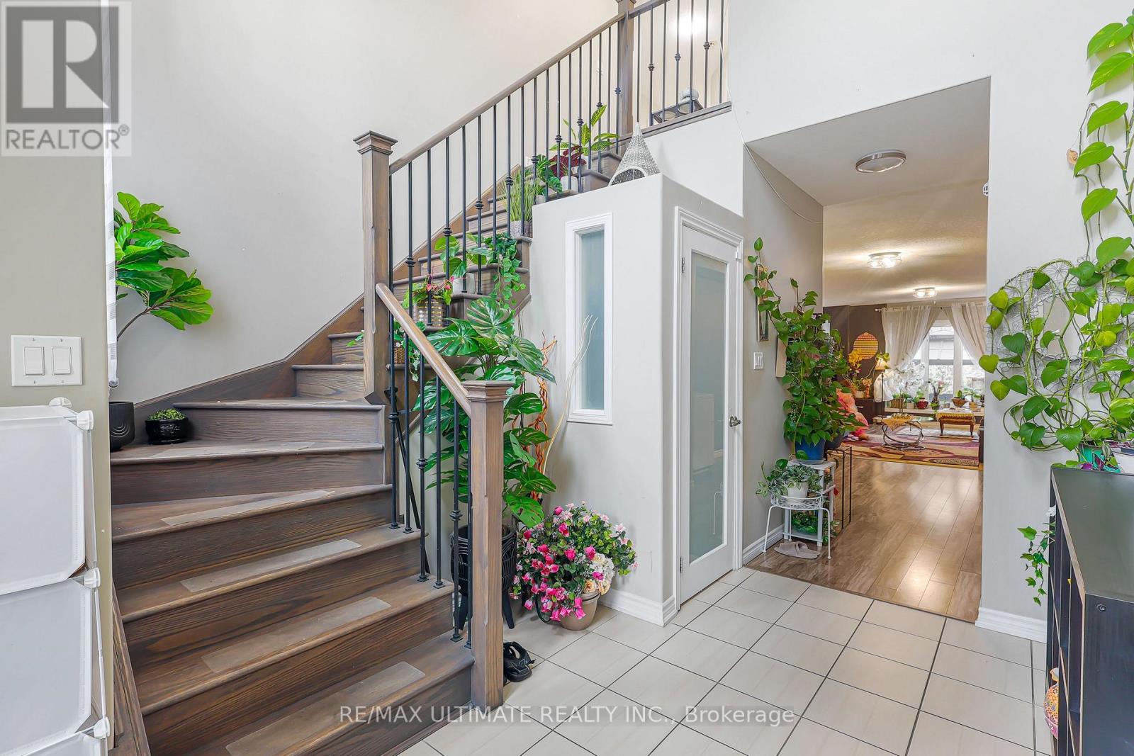 42 Walker Boulevard, New Tecumseth, Ontario  L9R 0N2 - Photo 4 - N13625706