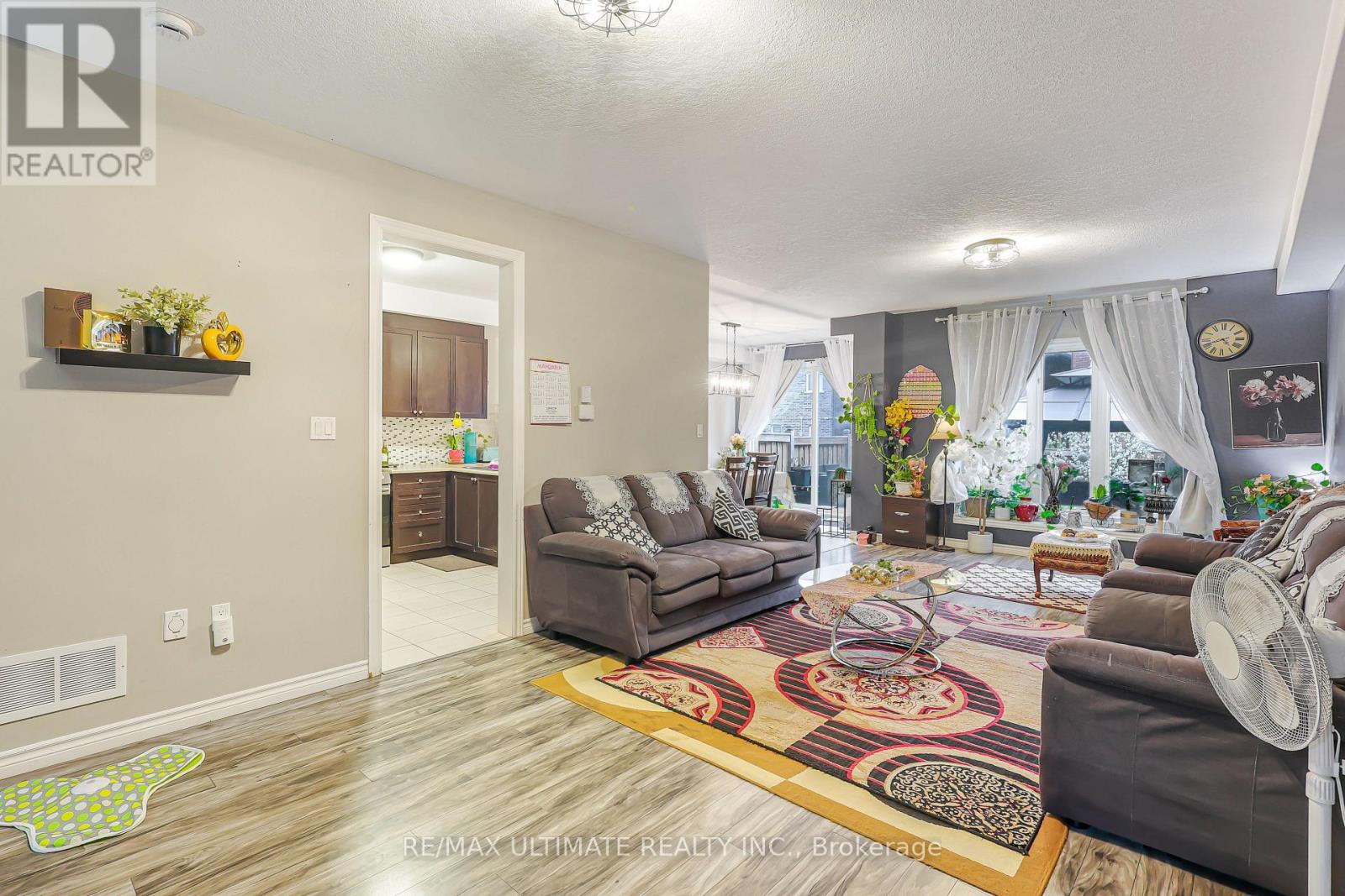 42 Walker Boulevard, New Tecumseth, Ontario  L9R 0N2 - Photo 7 - N13625706
