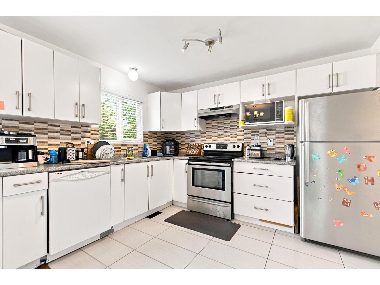 9443 132a Street, Surrey, British Columbia  V3V 6W3 - Photo 11 - R3150156