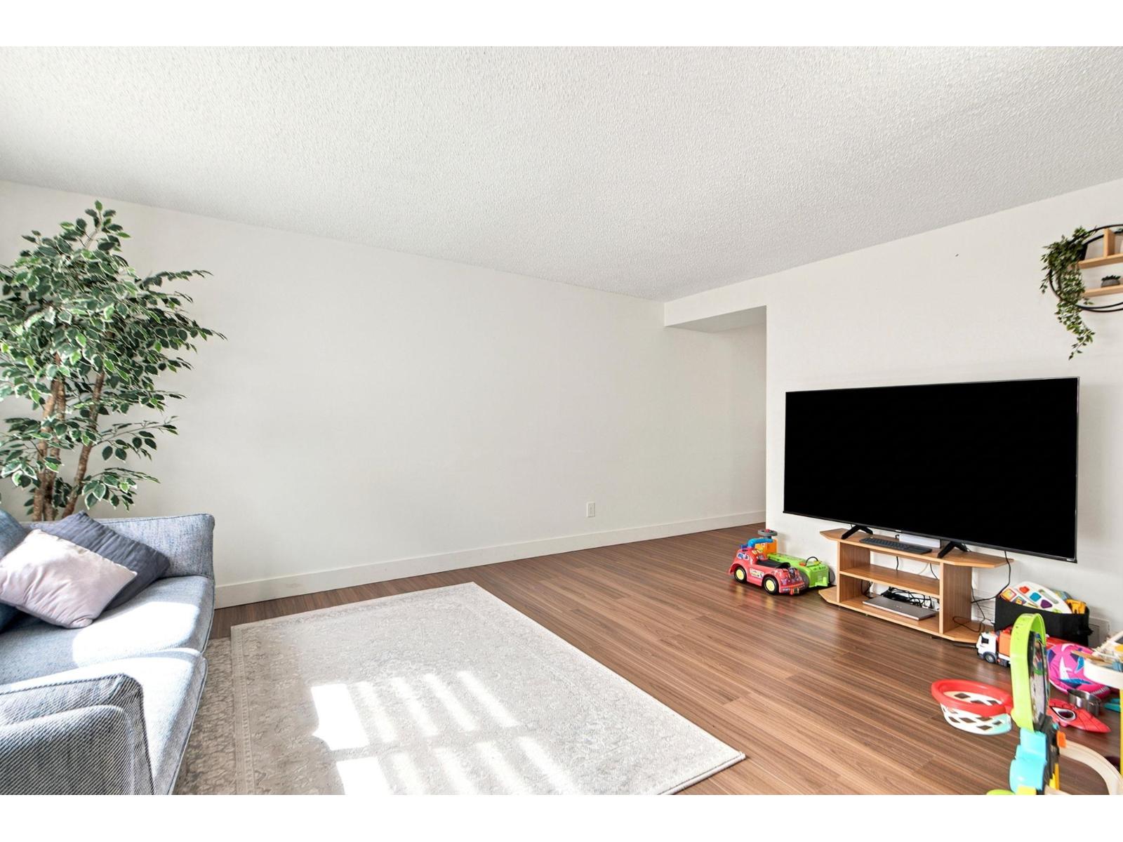 9443 132a Street, Surrey, British Columbia  V3V 6W3 - Photo 7 - R3150156