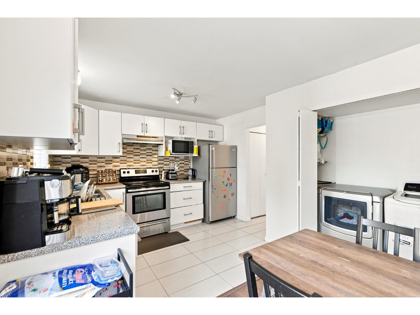 9443 132a Street, Surrey, British Columbia  V3V 6W3 - Photo 12 - R3150156
