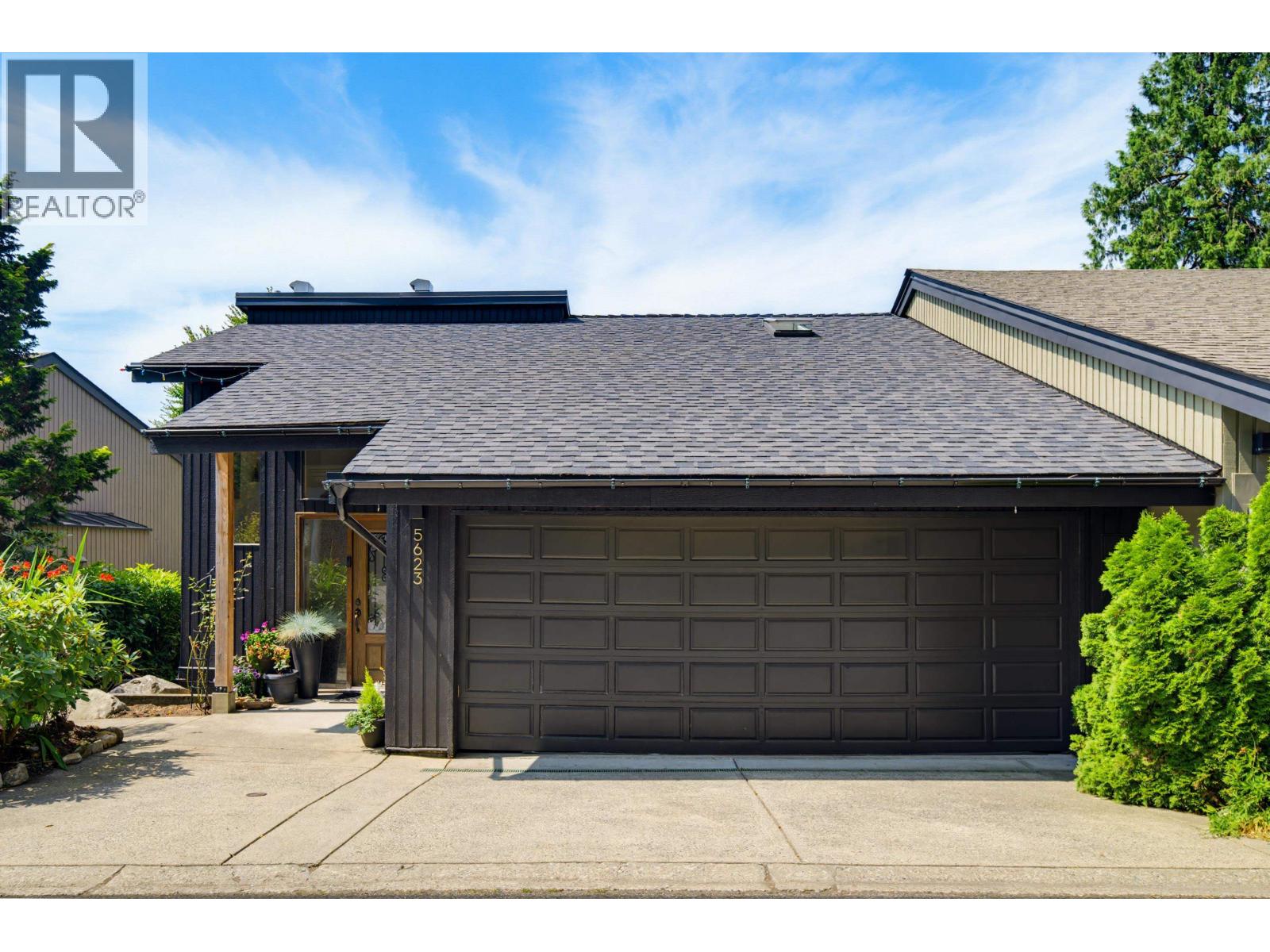 5623 Eagle Court, North Vancouver, British Columbia  V7R 4V4 - Photo 5 - R3150275