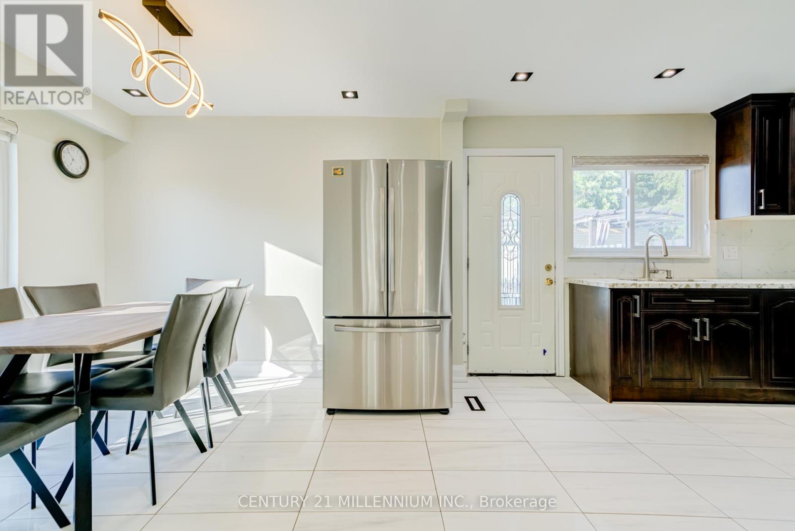 75 Goldcrest Road, Brampton, Ontario  L6S 1H1 - Photo 12 - W13625602