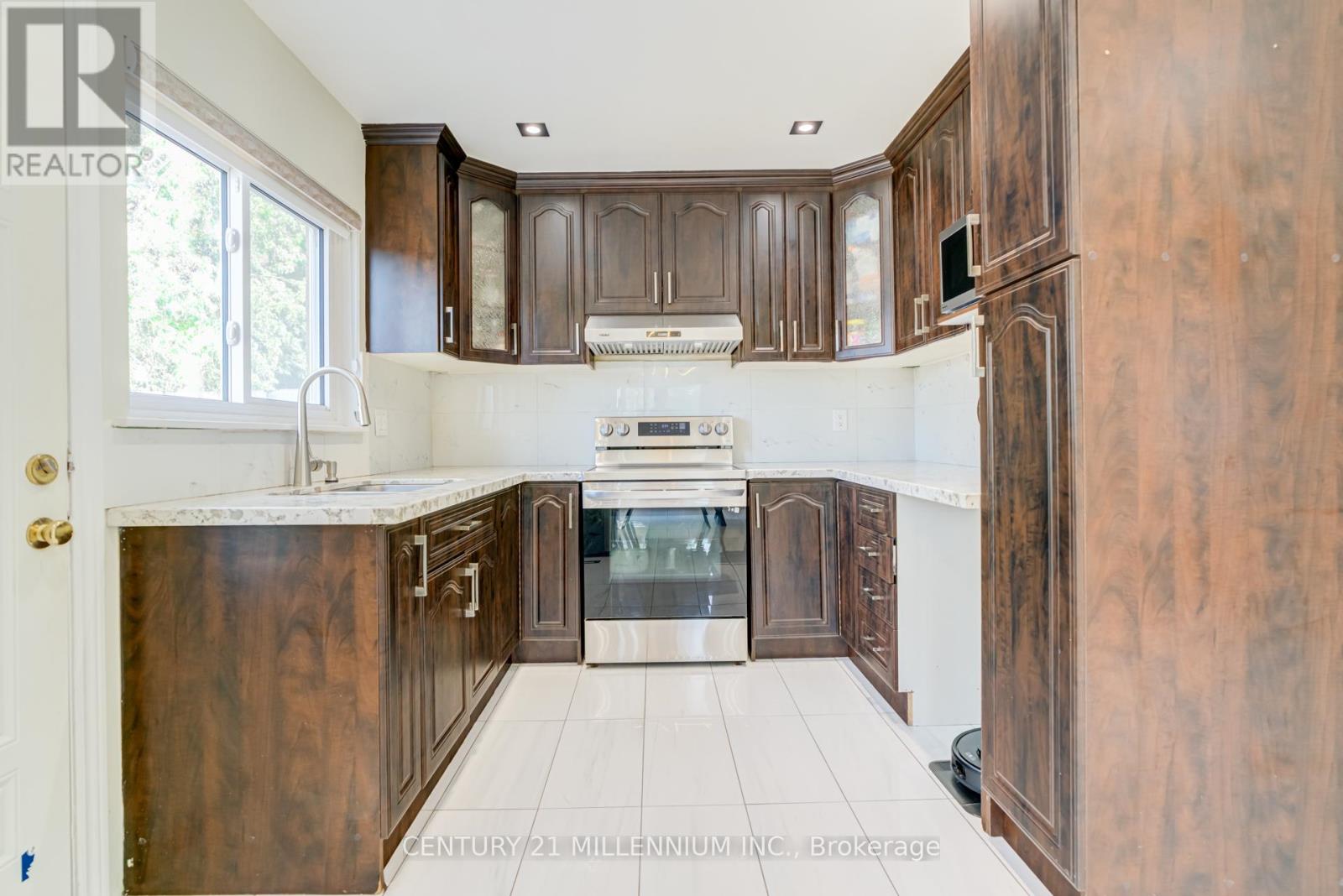 75 Goldcrest Road, Brampton, Ontario  L6S 1H1 - Photo 13 - W13625602