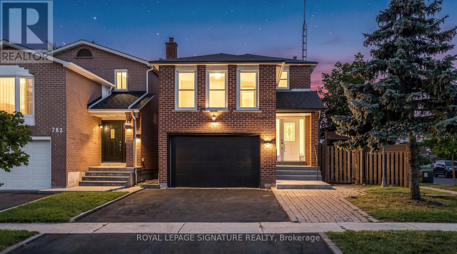 784 Galloway Crescent, Mississauga, Ontario  L5C 3T9 - Photo 1 - W13625612