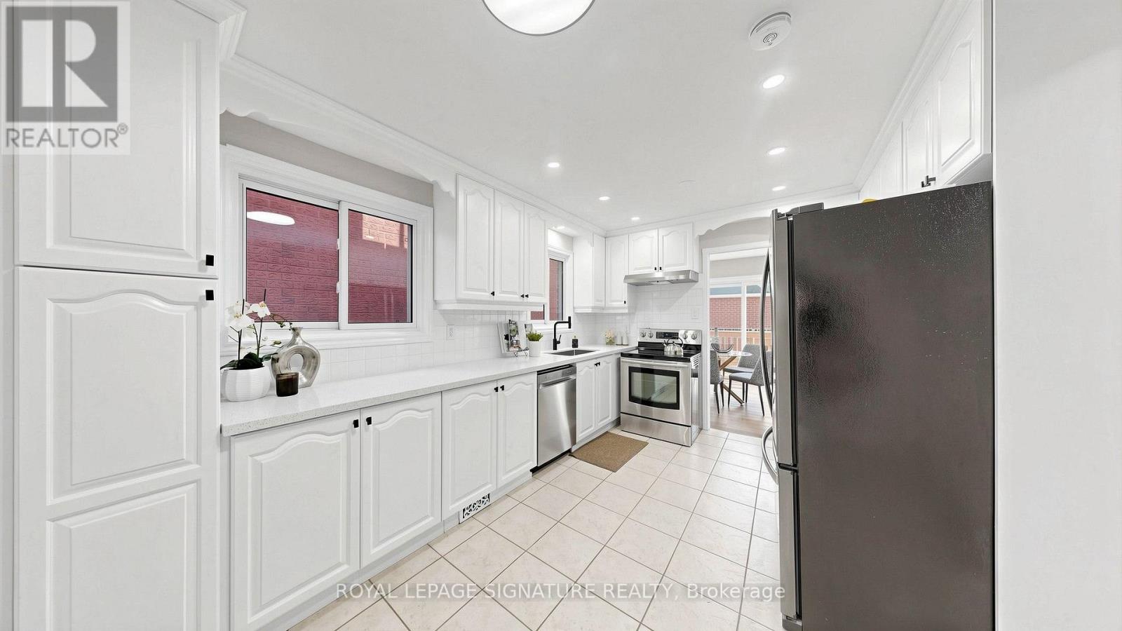 784 Galloway Crescent, Mississauga, Ontario  L5C 3T9 - Photo 11 - W13625612