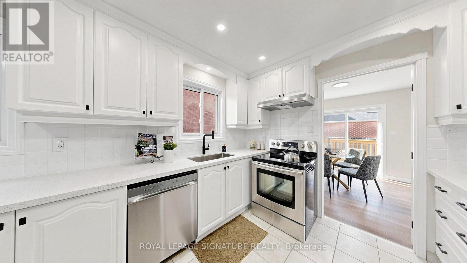 784 Galloway Crescent, Mississauga, Ontario  L5C 3T9 - Photo 13 - W13625612