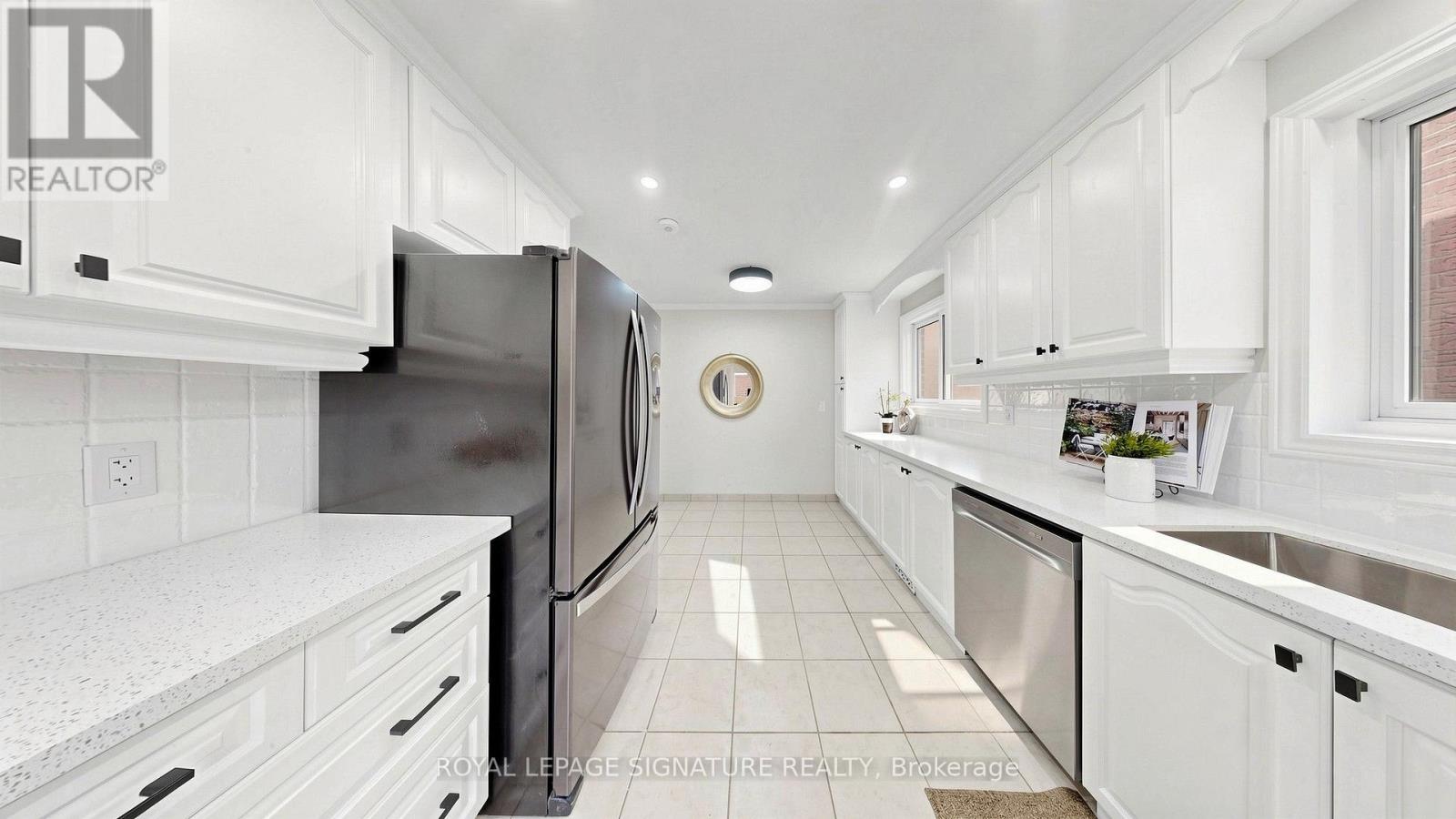 784 Galloway Crescent, Mississauga, Ontario  L5C 3T9 - Photo 14 - W13625612