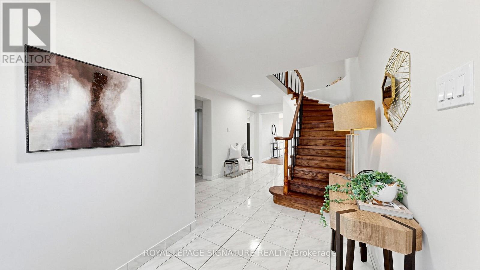 784 Galloway Crescent, Mississauga, Ontario  L5C 3T9 - Photo 5 - W13625612
