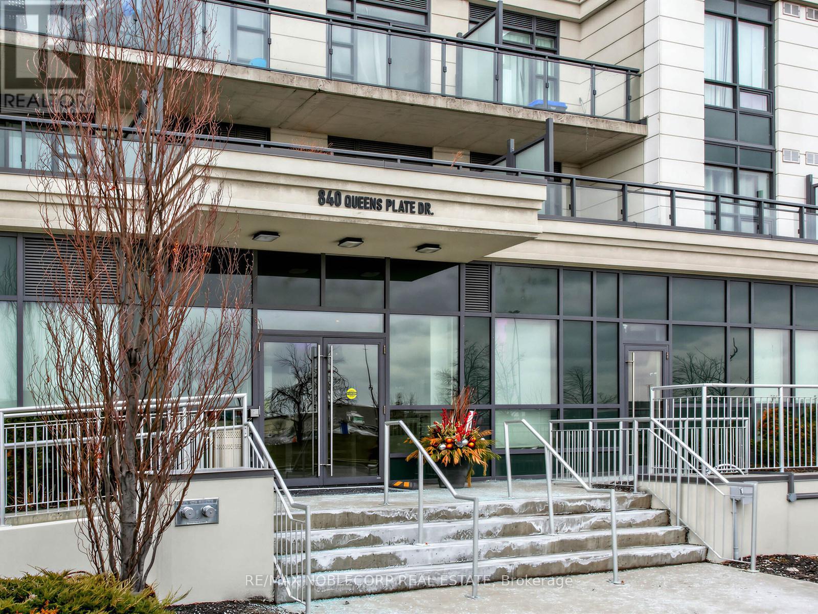 1705 - 840 Queens Plate Drive, Toronto, Ontario  M9W 0E7 - Photo 4 - W13625636