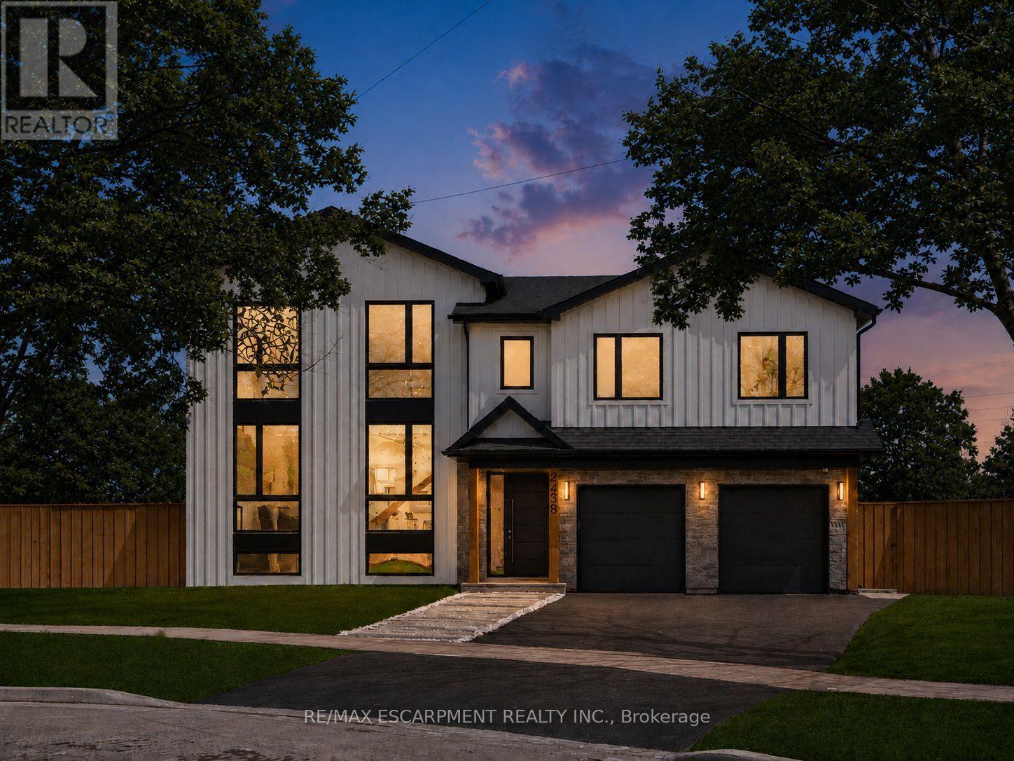2488 Bridge Road, Oakville, Ontario  L6L 2H2 - Photo 1 - W13625674