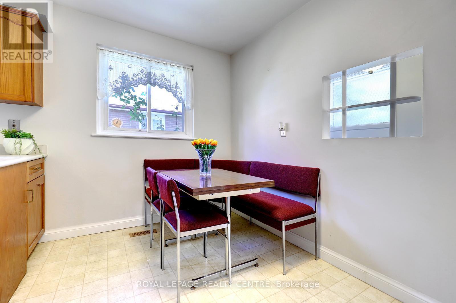 1278 Shamir Crescent, Mississauga, Ontario  L5C 1L1 - Photo 11 - W13625776