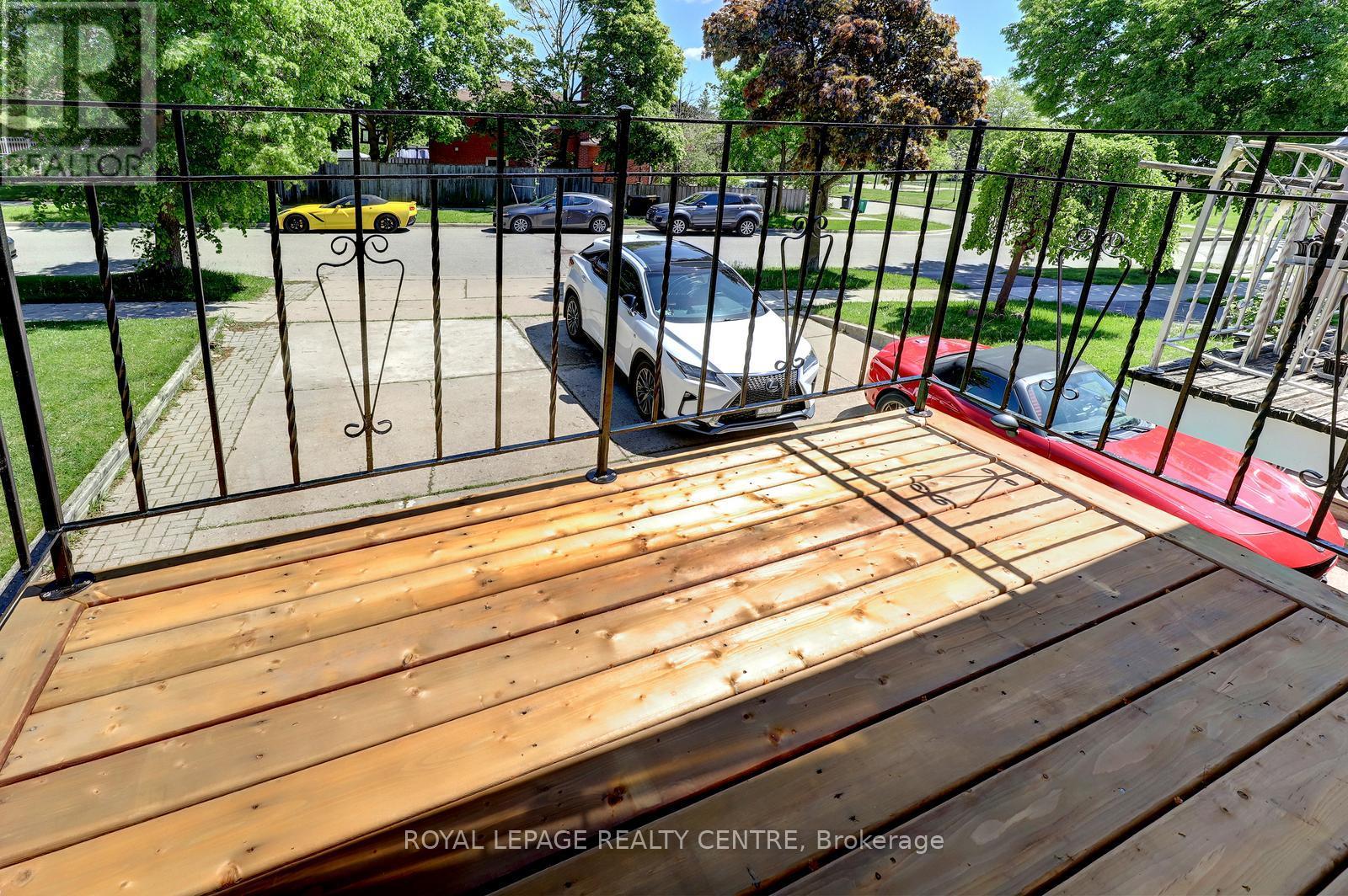 1278 Shamir Crescent, Mississauga, Ontario  L5C 1L1 - Photo 16 - W13625776