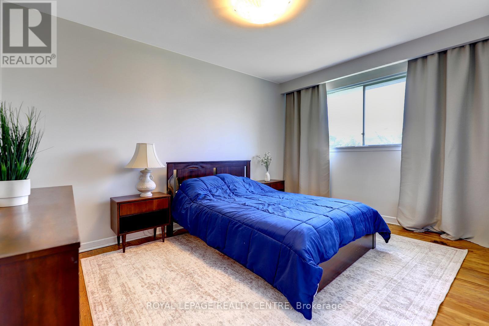 1278 Shamir Crescent, Mississauga, Ontario  L5C 1L1 - Photo 18 - W13625776