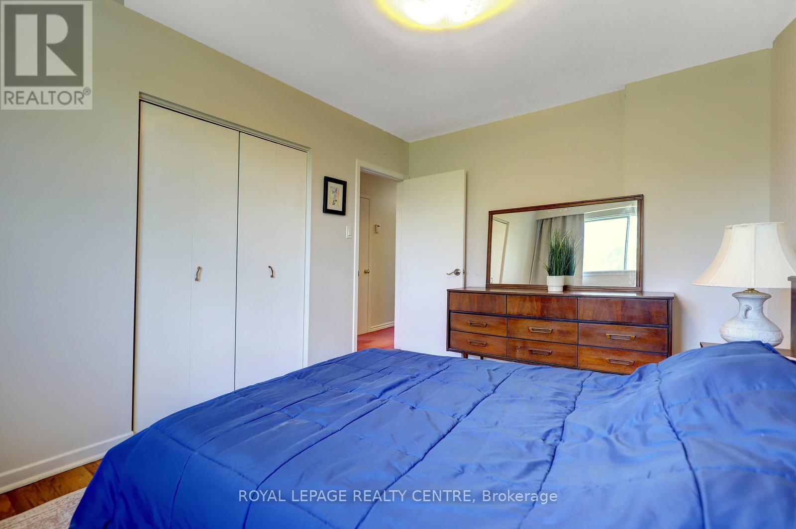 1278 Shamir Crescent, Mississauga, Ontario  L5C 1L1 - Photo 20 - W13625776