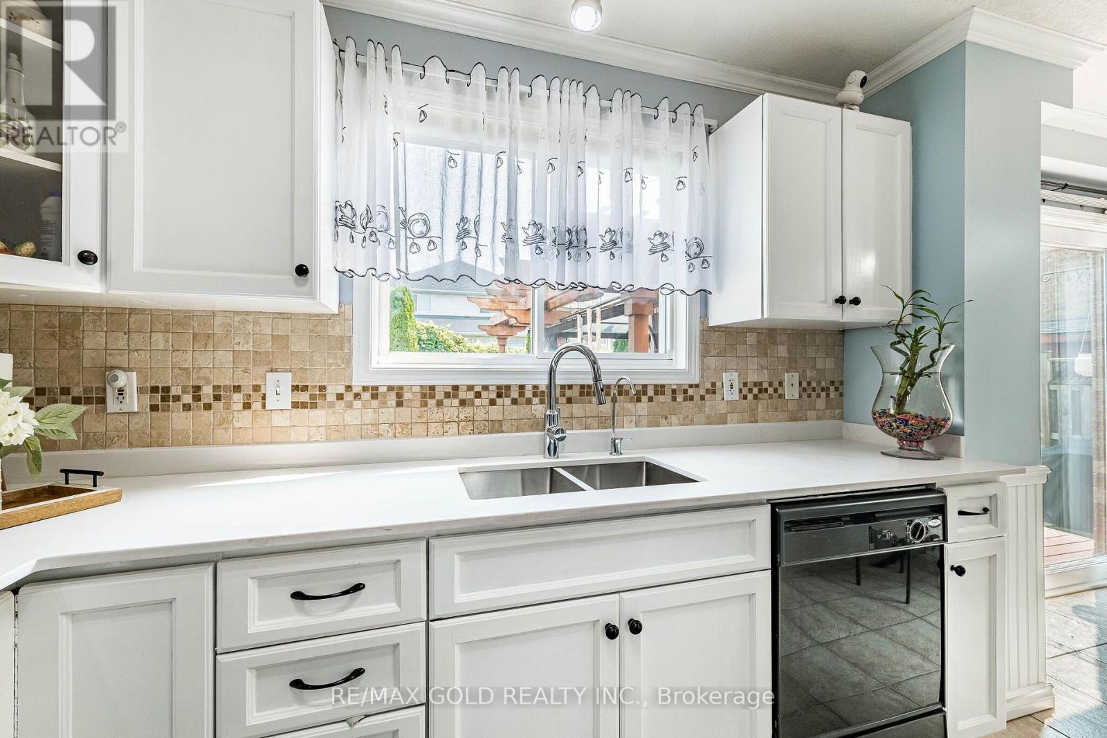 6 Moffatt Lane, Guelph, Ontario  N1G 5E8 - Photo 16 - X13625774