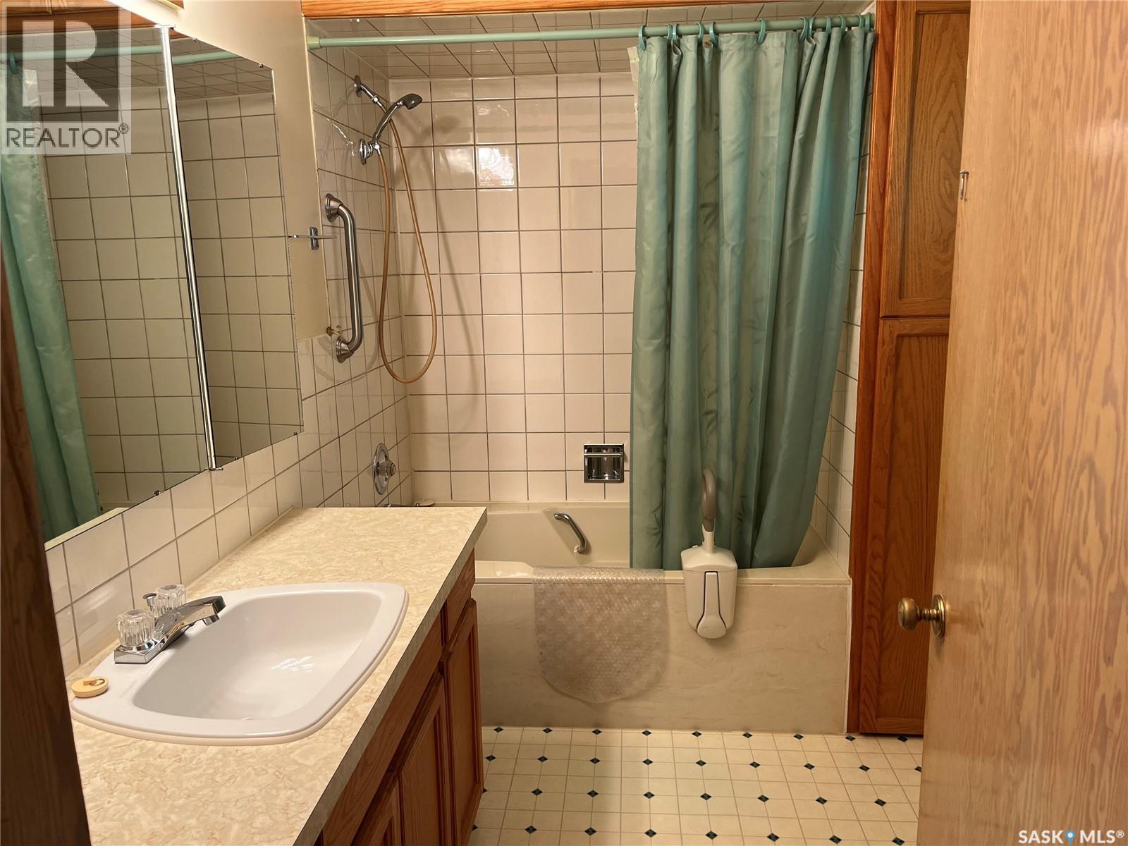 43 2nd Avenue E, Lafleche, Saskatchewan S0H 2K0 - Photo 12 - SK044116