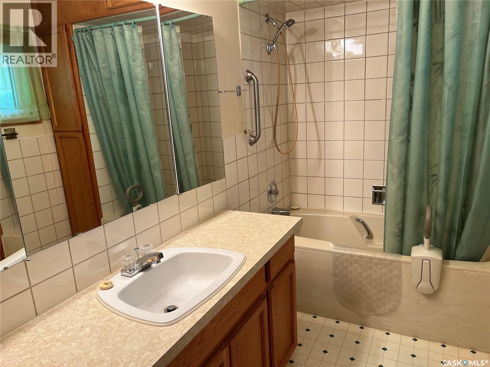43 2nd Avenue E, Lafleche, Saskatchewan S0H 2K0 - Photo 14 - SK044116