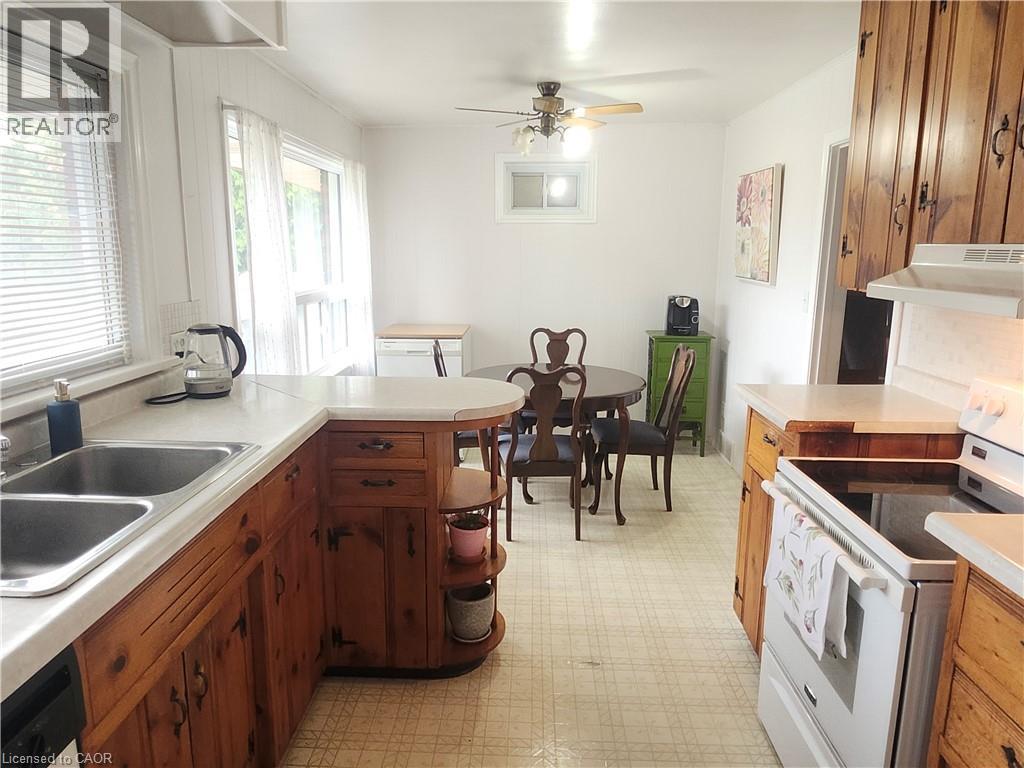 6142 Scott Street, Niagara Falls, Ontario  L2E 3B5 - Photo 7 - 40830521