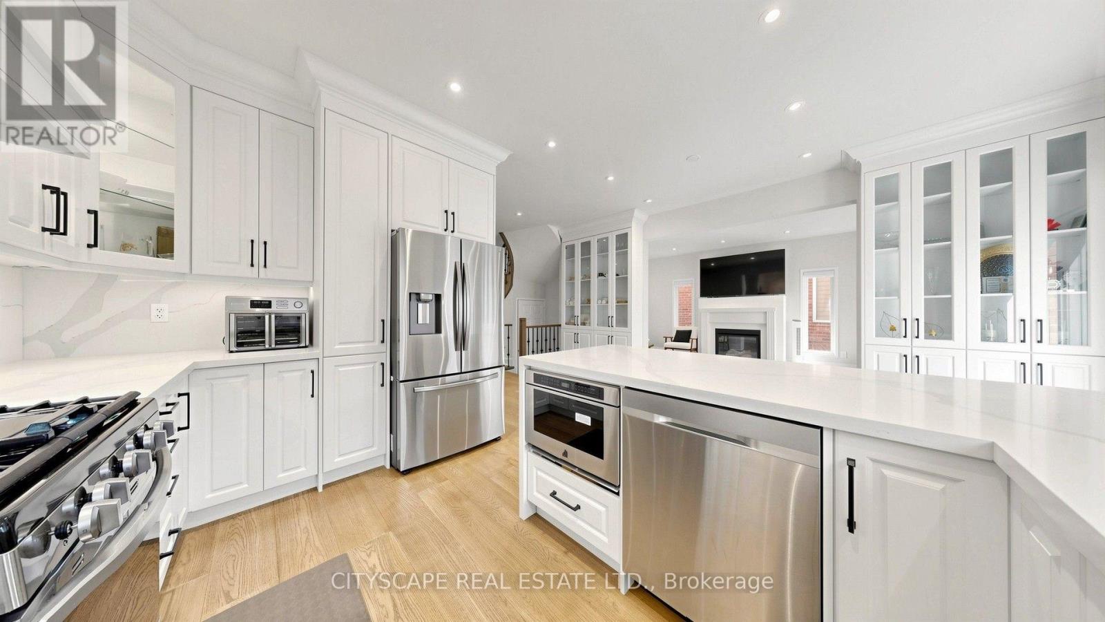 769 White Clover Way, Mississauga, Ontario  L5V 0C2 - Photo 10 - W13625690