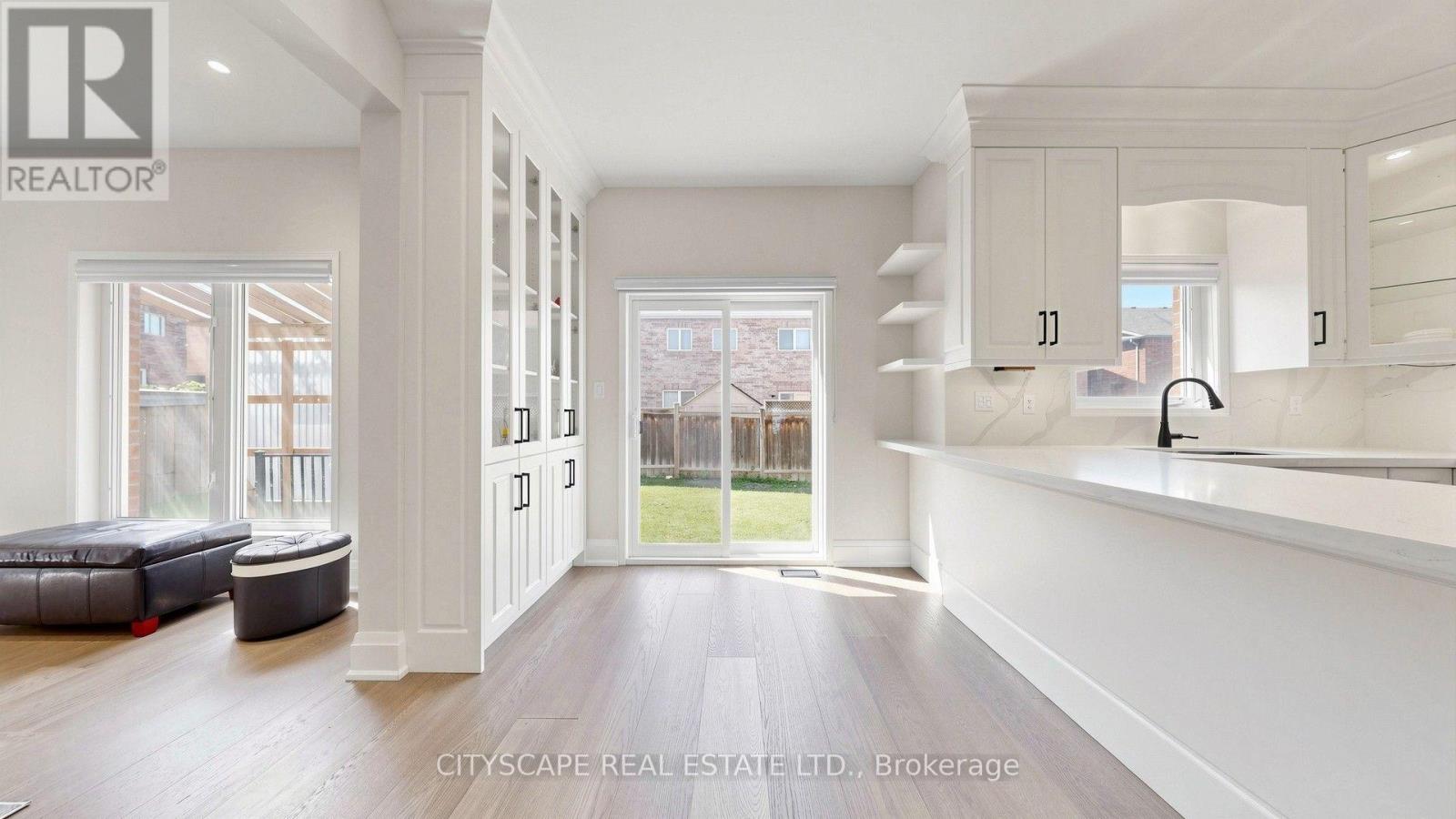 769 White Clover Way, Mississauga, Ontario  L5V 0C2 - Photo 11 - W13625690