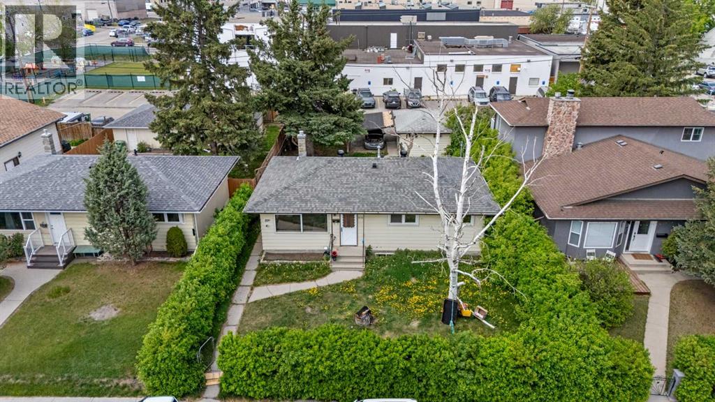 616 34 Avenue NE, Calgary, Alberta  T2E 2K2 - Photo 2 - A2313617