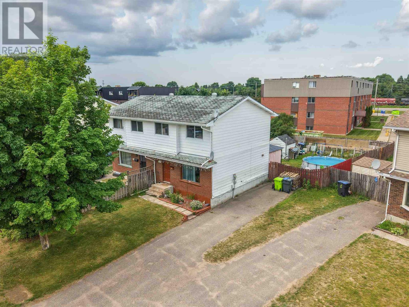 73 Robin St, Sault Ste. Marie, Ontario  P6A 5Y4 - Photo 1 - SM261771